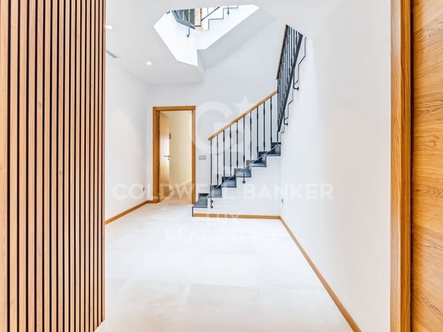 3 sovrum Villa till salu i Figueres med garage - 480 000 € (Ref: 8729847)