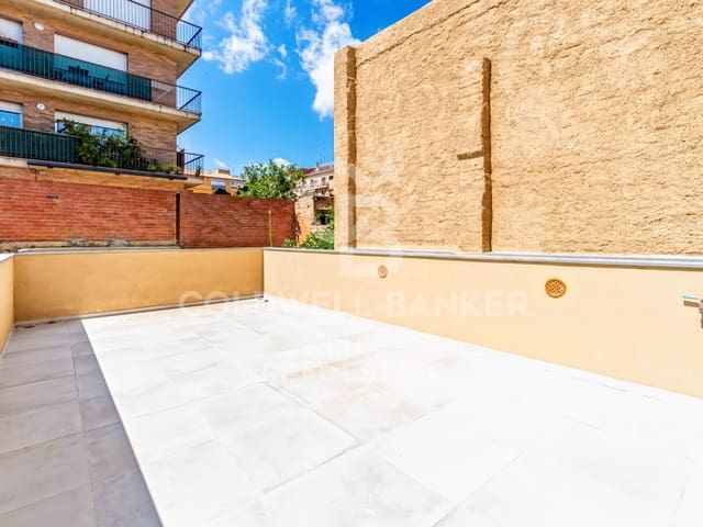 3 sovrum Villa till salu i Figueres med garage - 480 000 € (Ref: 8729847)