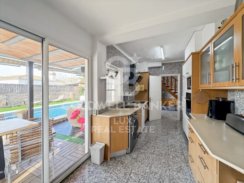 4 chambre Villa/Maison à vendre à Empuriabrava avec piscine garage - 795 000 € (Ref: 8757914)