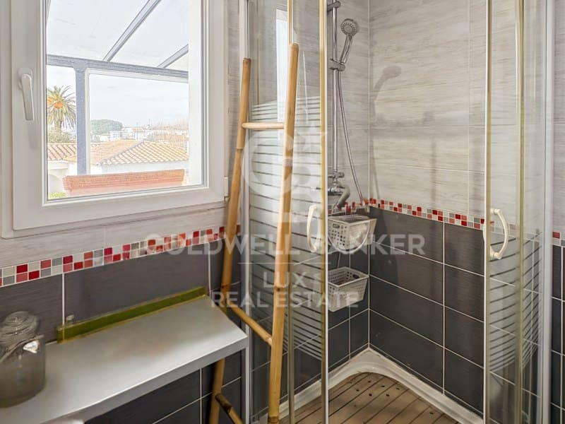 4 chambre Villa/Maison à vendre à Empuriabrava avec piscine garage - 795 000 € (Ref: 8757914)