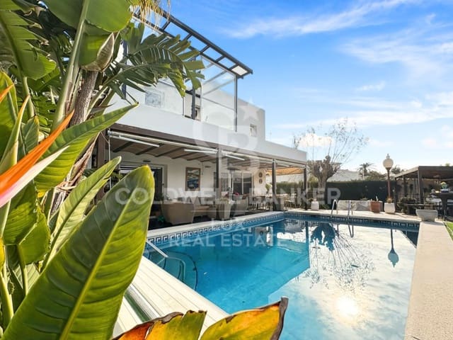 4 chambre Villa/Maison à vendre à Empuriabrava, Castelló d'Empúries avec piscine garage - 795 000 € (Ref: 8757914)