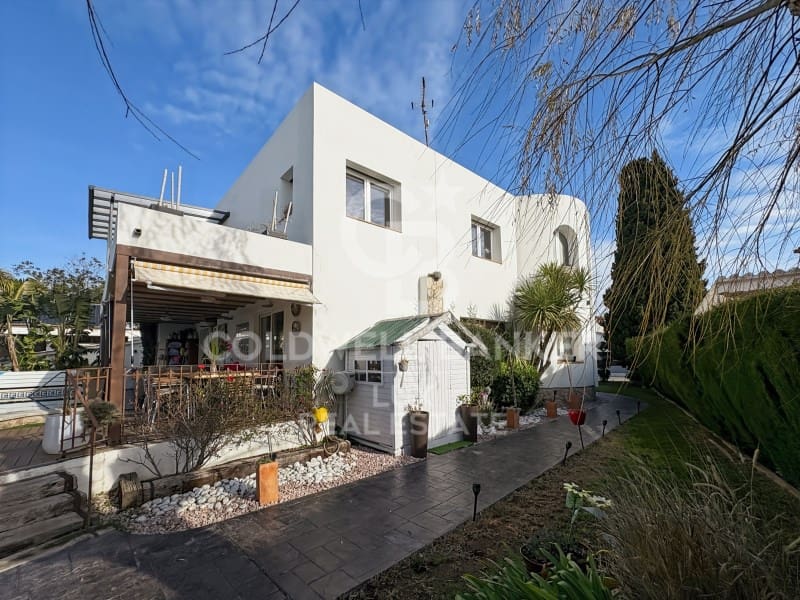 4 chambre Villa/Maison à vendre à Empuriabrava avec piscine garage - 795 000 € (Ref: 8757914)