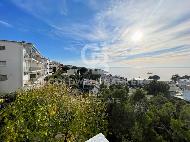 4 bedroom Villa for sale in Roses - € 620,000 (Ref: 8760025)