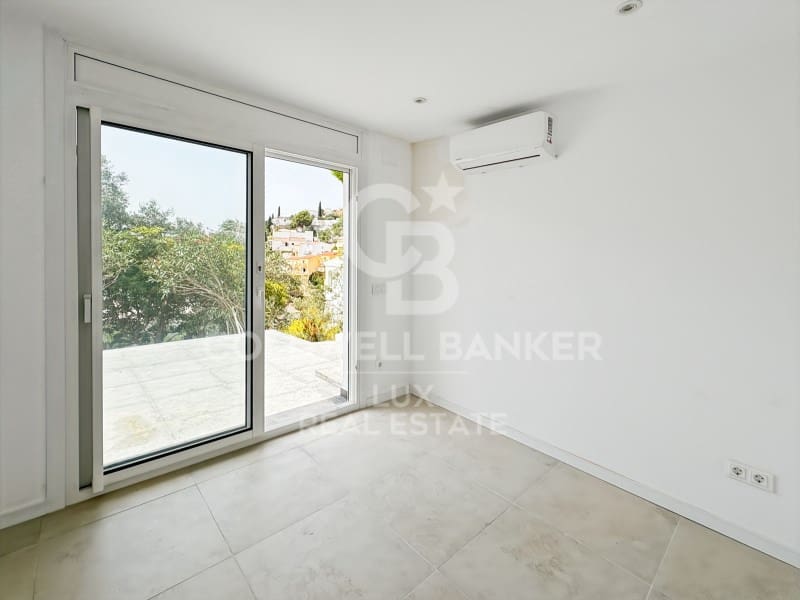 4 bedroom Villa for sale in Roses - € 620,000 (Ref: 8760025)