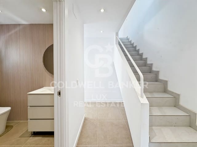 4 bedroom Villa for sale in Roses - € 620,000 (Ref: 8760025)