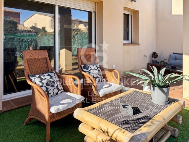 4 makuuhuone Huvila myytävänä paikassa Empuriabrava, Castelló d'Empúries mukana 
autotalli - 330 000 € (Ref: 8764963)