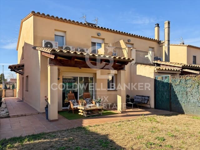 4 makuuhuone Huvila myytävänä paikassa Empuriabrava, Castelló d'Empúries mukana 
autotalli - 330 000 € (Ref: 8764963)