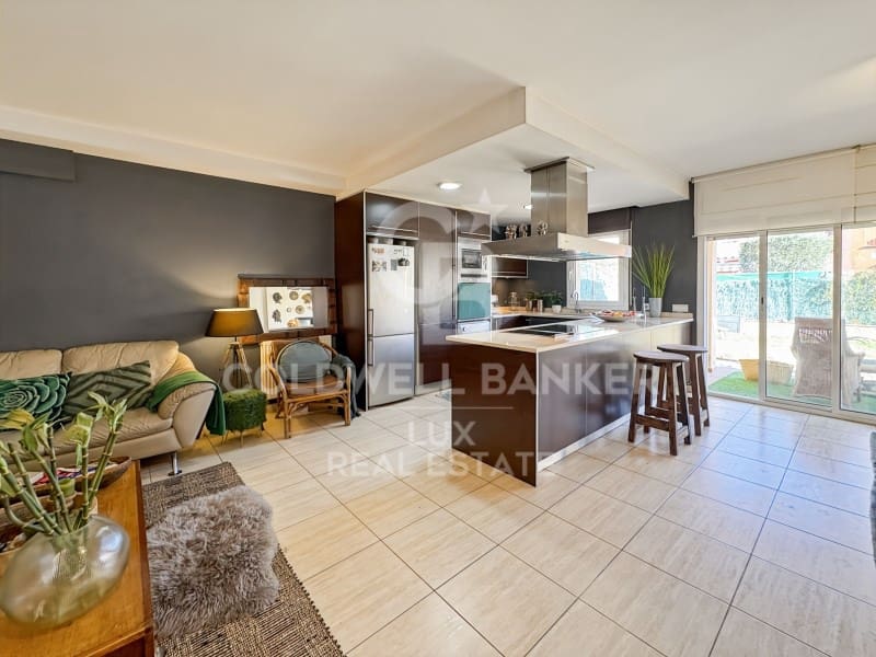 4 sypialnia Willa na sprzedaż w Empuriabrava z garażem - 330 000 € (Ref: 8764963)