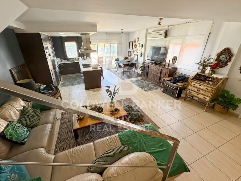 4 sypialnia Willa na sprzedaż w Empuriabrava z garażem - 330 000 € (Ref: 8764963)