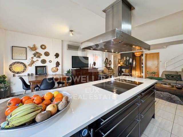 4 makuuhuone Huvila myytävänä paikassa Empuriabrava, Castelló d'Empúries mukana 
autotalli - 330 000 € (Ref: 8764963)