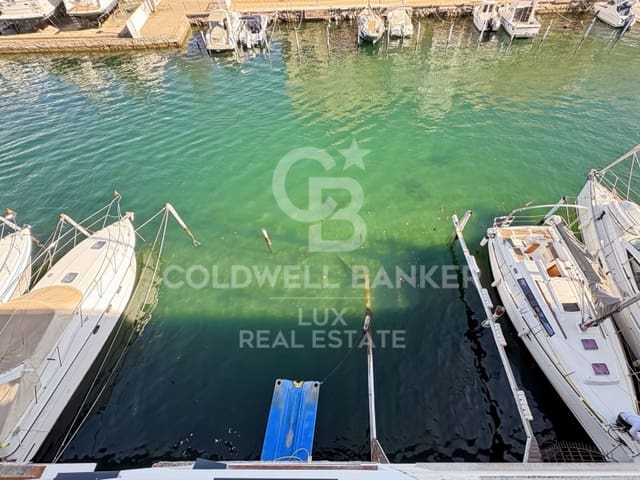 4 chambre Villa/Maison à vendre à Empuriabrava, Castelló d'Empúries avec garage - 639 000 € (Ref: 8786410)