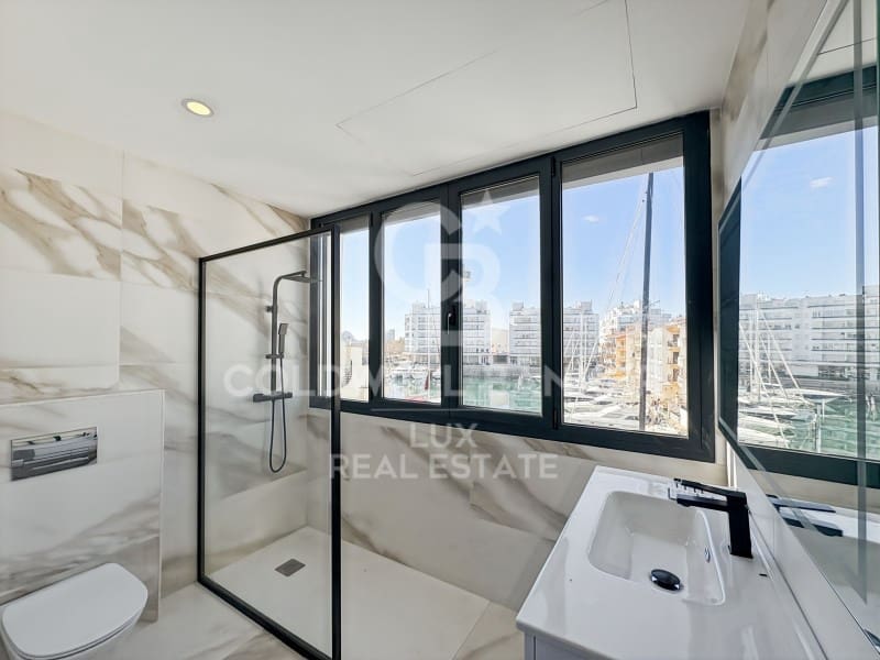 4 chambre Villa/Maison à vendre à Empuriabrava avec garage - 639 000 € (Ref: 8786410)