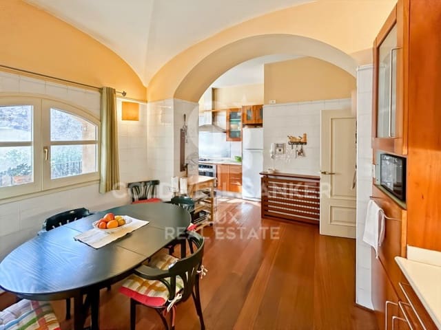 7 chambre Maison de Ville à vendre à Castelló d'Empúries avec garage - 1 250 000 € (Ref: 8812393)