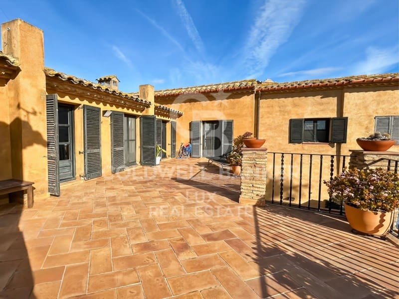 7 chambre Maison de Ville à vendre à Castello d'Empuries avec garage - 1 250 000 € (Ref: 8812393)