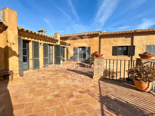 7 chambre Maison de Ville à vendre à Castelló d'Empúries avec garage - 1 250 000 € (Ref: 8812393)