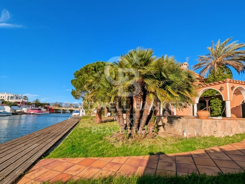 5 camera da letto Villa in vendita in Empuriabrava con piscina - 1.590.000 € (Rif: 8865688)
