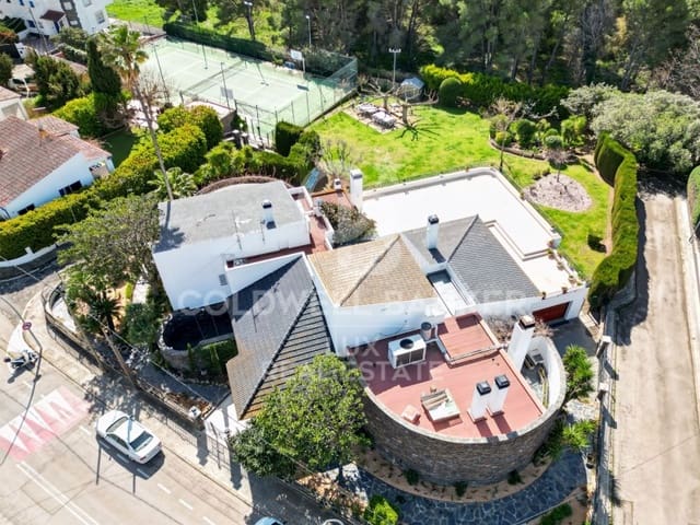 6 sypialnia Willa na sprzedaż w Roses z basenem garażem - 1 930 000 € (Ref: 8935426)