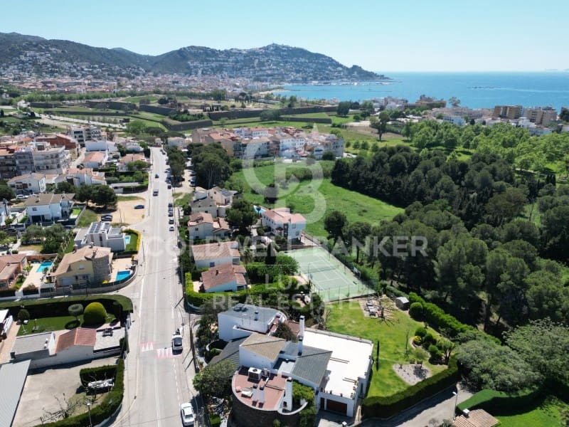 6 sypialnia Willa na sprzedaż w Roses z basenem garażem - 1 930 000 € (Ref: 8935426)