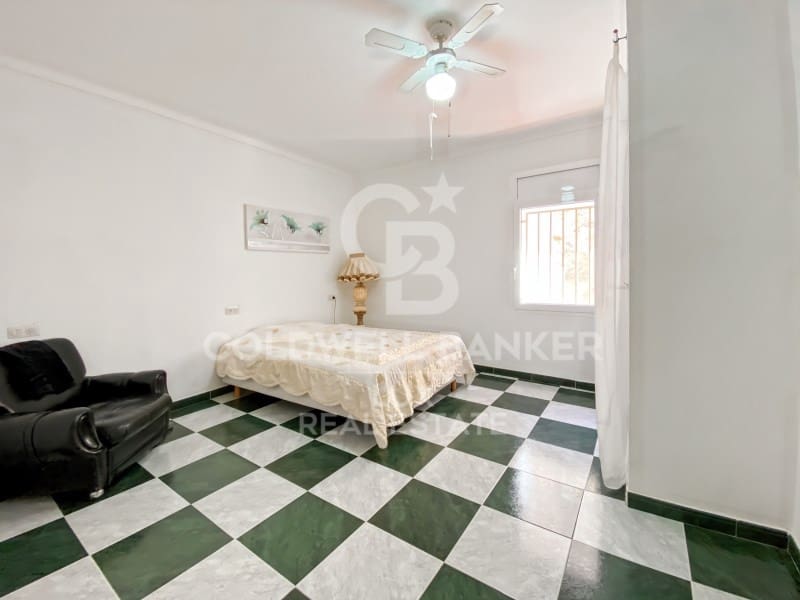 4 bedroom Villa for sale in Vilajuiga with garage - € 320,000 (Ref: 8947423)