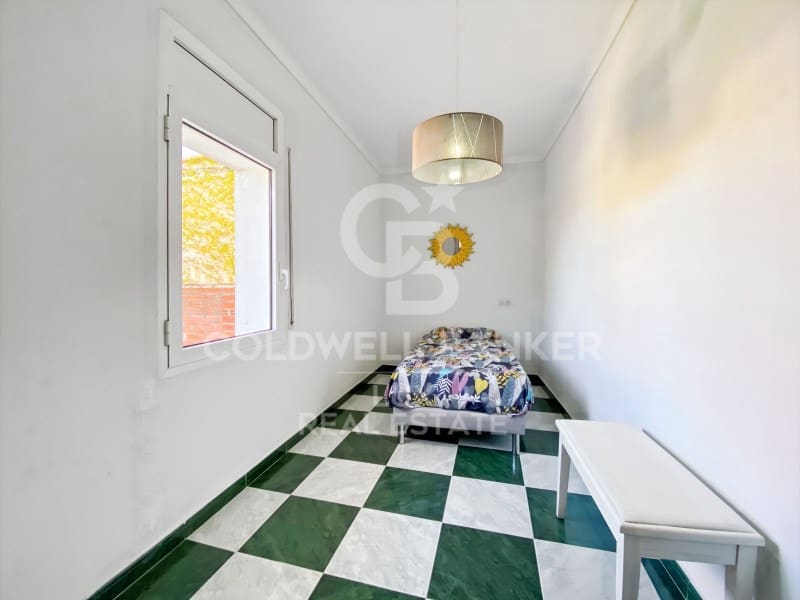 4 bedroom Villa for sale in Vilajuiga with garage - € 320,000 (Ref: 8947423)