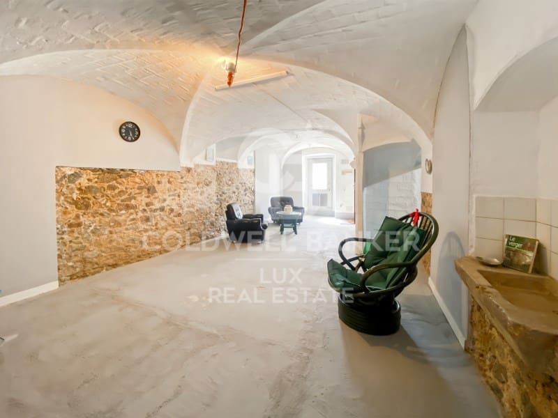 4 bedroom Villa for sale in Vilajuiga with garage - € 320,000 (Ref: 8947423)