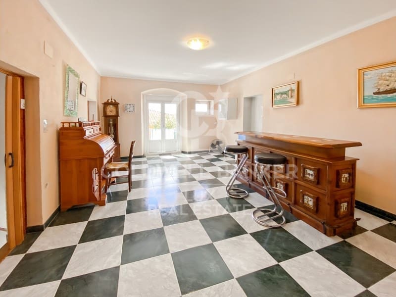 4 bedroom Villa for sale in Vilajuiga with garage - € 320,000 (Ref: 8947423)