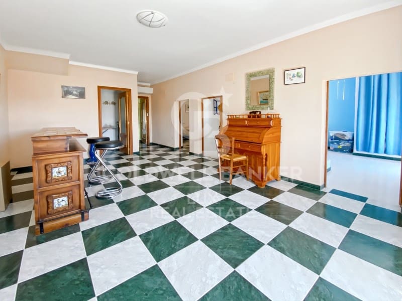 4 bedroom Villa for sale in Vilajuiga with garage - € 320,000 (Ref: 8947423)