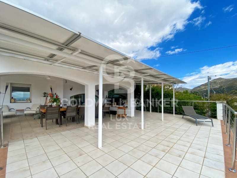 4 soveværelse Villa til salg i Roses med swimmingpool - € 759.000 (Ref: 8952785)