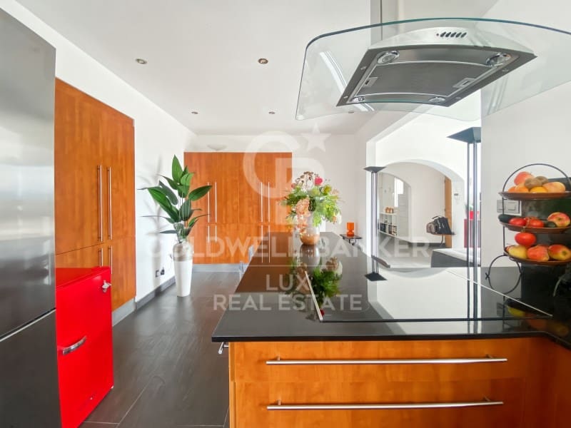 4 soveværelse Villa til salg i Roses med swimmingpool - € 759.000 (Ref: 8952785)