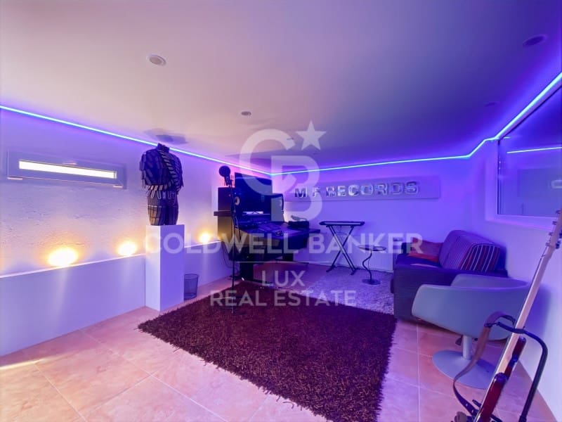 4 soveværelse Villa til salg i Roses med swimmingpool - € 759.000 (Ref: 8952785)