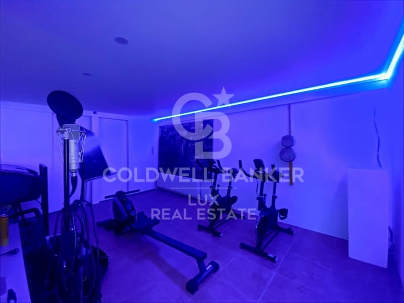 4 soveværelse Villa til salg i Roses med swimmingpool - € 759.000 (Ref: 8952785)