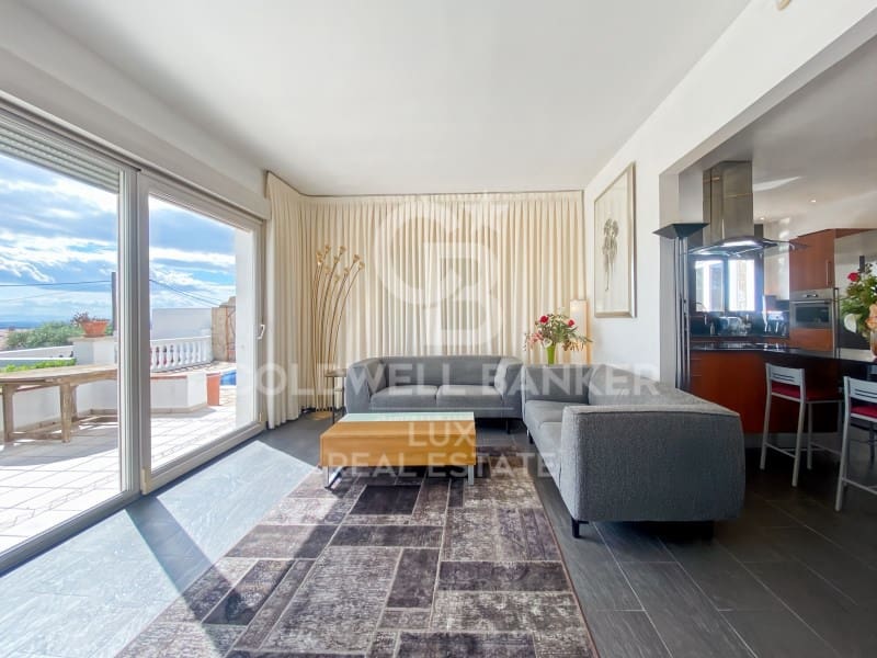 4 soveværelse Villa til salg i Roses med swimmingpool - € 759.000 (Ref: 8952785)