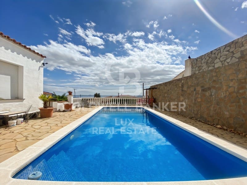 4 soveværelse Villa til salg i Roses med swimmingpool - € 759.000 (Ref: 8952785)