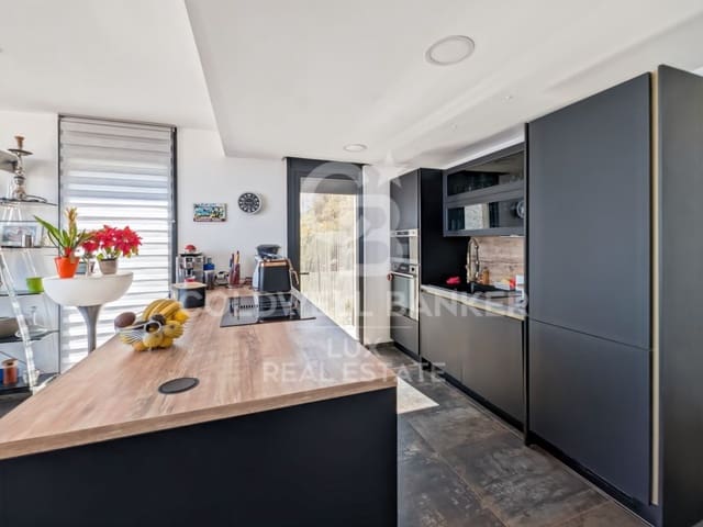 Chalet de 3 habitaciones en Roses en venta con piscina garaje - 995.000 € (Ref: 8961952)