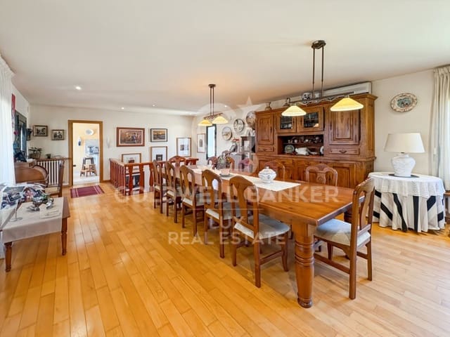 4 makuuhuone Huvila myytävänä paikassa Empuriabrava, Castelló d'Empúries mukana uima-altaan 
autotalli - 820 000 € (Ref: 8962562)