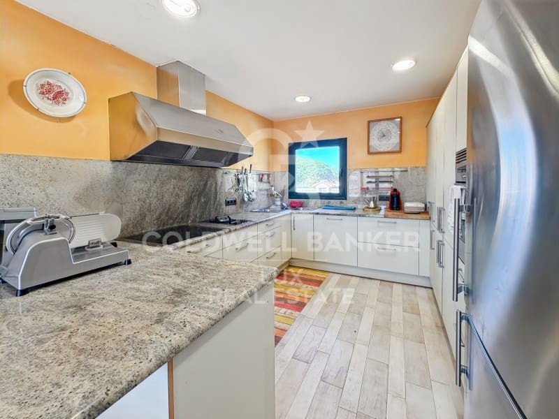 4 Zimmer Villa zu verkaufen in Empuriabrava mit Pool Garage - 820.000 € (Ref: 8962562)