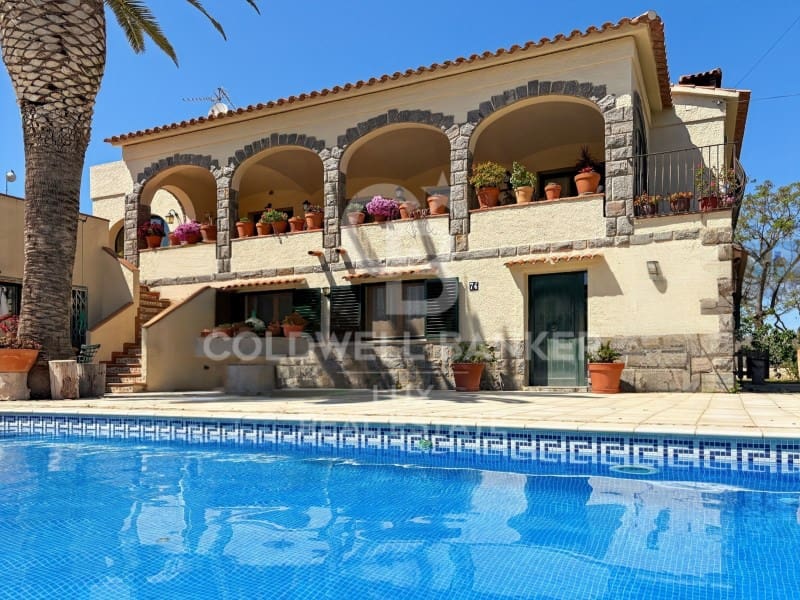 4 Zimmer Villa zu verkaufen in Empuriabrava mit Pool Garage - 820.000 € (Ref: 8962562)