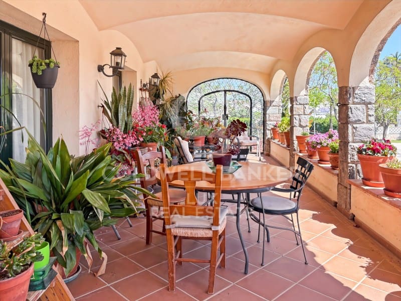 4 Zimmer Villa zu verkaufen in Empuriabrava mit Pool Garage - 820.000 € (Ref: 8962562)