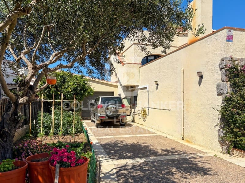 4 Zimmer Villa zu verkaufen in Empuriabrava mit Pool Garage - 820.000 € (Ref: 8962562)