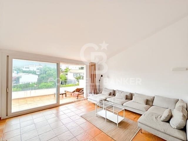 4 bedroom Villa for sale in Cadaqués with garage - € 1,600,000 (Ref: 8994130)
