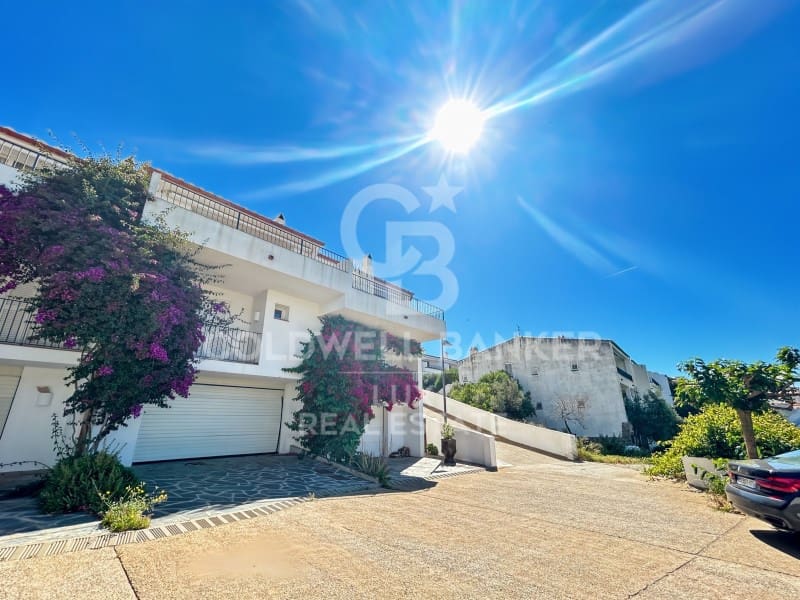 4 sovrum Villa till salu i Cadaques med garage - 1 600 000 € (Ref: 8994130)