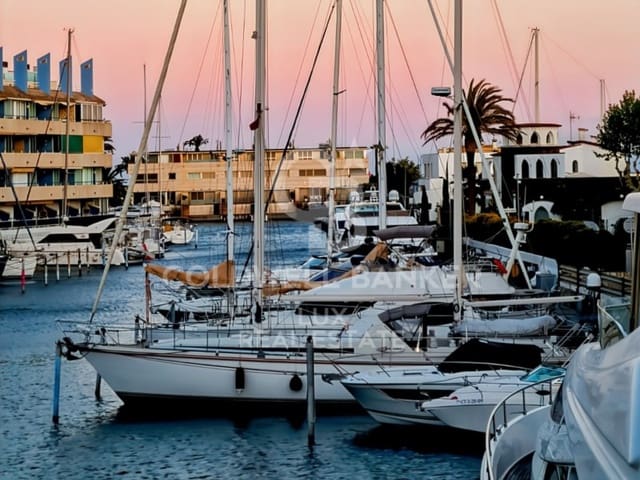 3 bedroom Apartment for sale in Empuriabrava, Castelló d'Empúries - € 389,000 (Ref: 9024128)