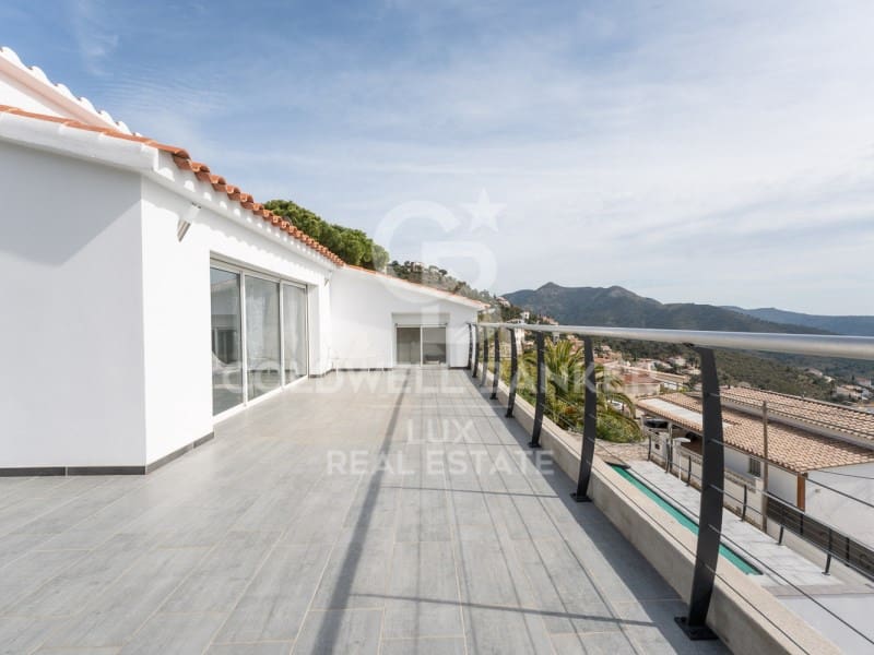 5 soveværelse Villa til salg i Roses med swimmingpool garage - € 890.000 (Ref: 9029906)