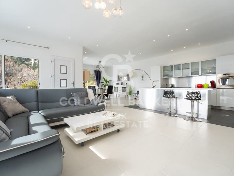 5 soveværelse Villa til salg i Roses med swimmingpool garage - € 890.000 (Ref: 9029906)