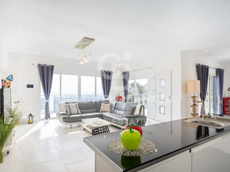 5 soveværelse Villa til salg i Roses med swimmingpool garage - € 890.000 (Ref: 9029906)