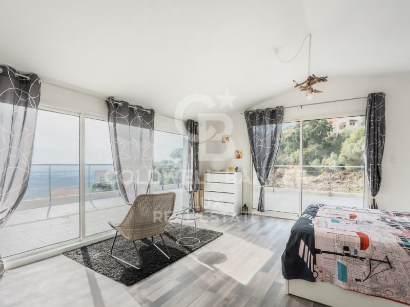 5 soveværelse Villa til salg i Roses med swimmingpool garage - € 890.000 (Ref: 9029906)