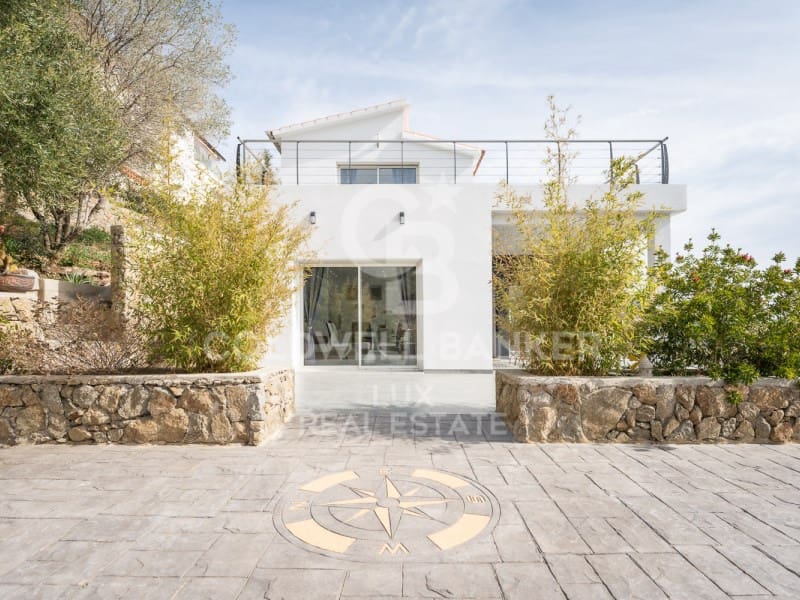 5 soveværelse Villa til salg i Roses med swimmingpool garage - € 890.000 (Ref: 9029906)