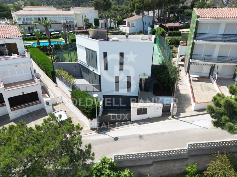 Hotel til salg i Llanca med swimmingpool garage - € 7.200.000 (Ref: 9060482)