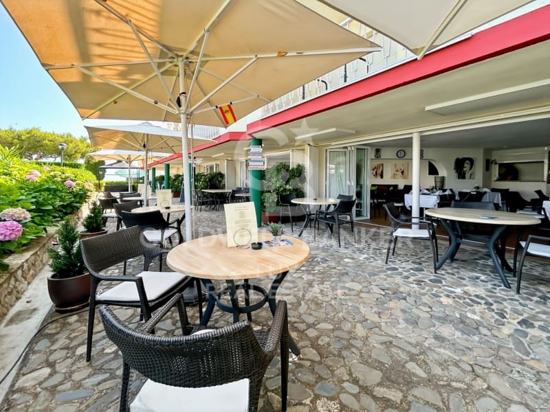 Hotel til salg i Llanca med swimmingpool garage - € 7.200.000 (Ref: 9060482)