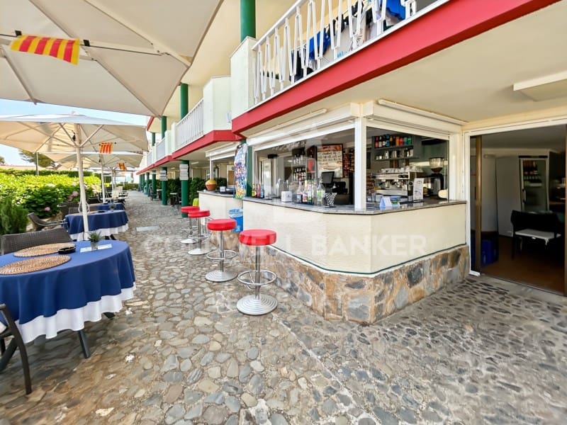 Hotel til salg i Llanca med swimmingpool garage - € 7.200.000 (Ref: 9060482)